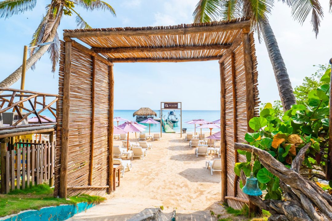Luxury Open Bar Ambiente Beach