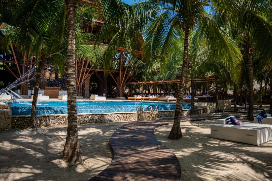 Atolon Beach Club