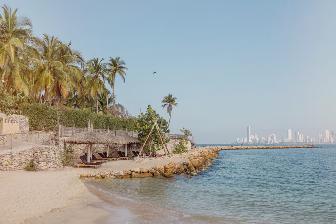 Eteka Beach Lounge