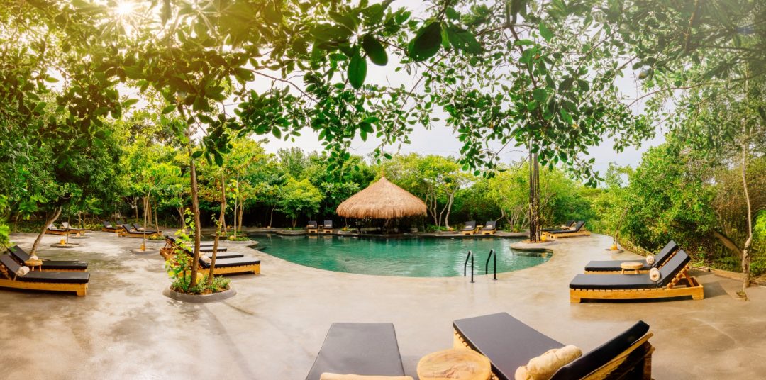 Eteka Beach Lounge