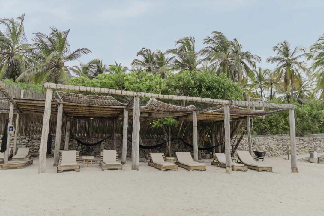 Eteka Beach Lounge
