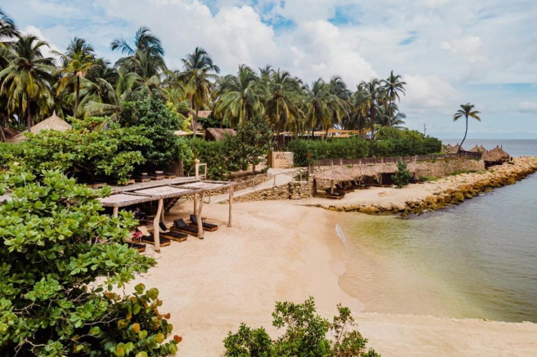 Eteka Beach Lounge